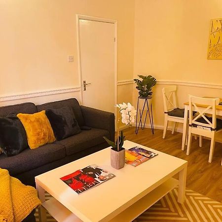 Superb And Comfortable 3Bd Home In ダグナム エクステリア 写真