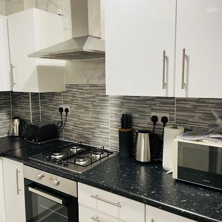 Superb And Comfortable 3Bd Home In ダグナム エクステリア 写真