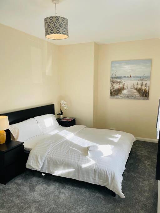 Superb And Comfortable 3Bd Home In ダグナム エクステリア 写真