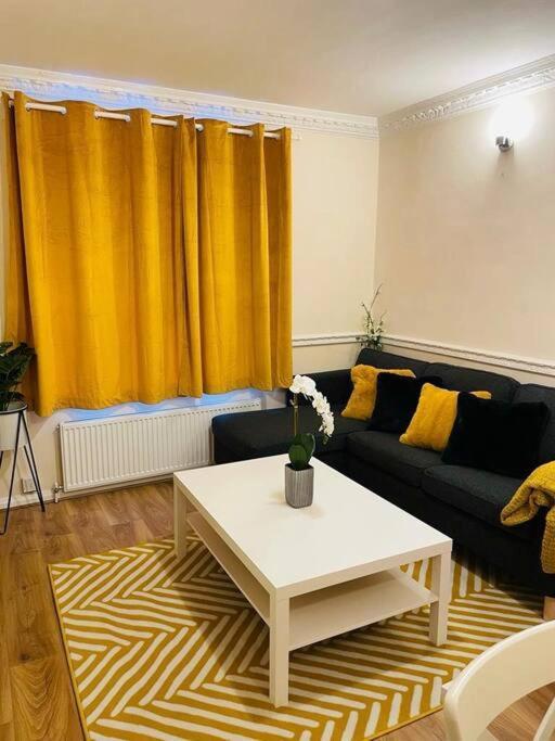 Superb And Comfortable 3Bd Home In ダグナム エクステリア 写真