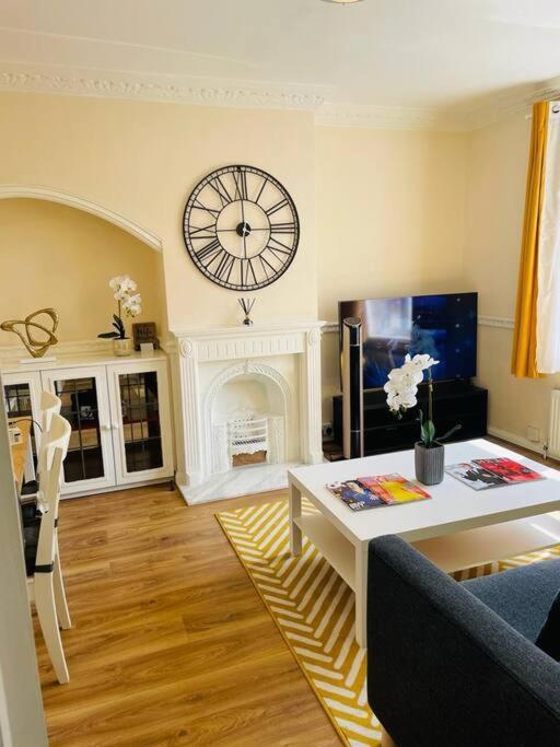 Superb And Comfortable 3Bd Home In ダグナム エクステリア 写真