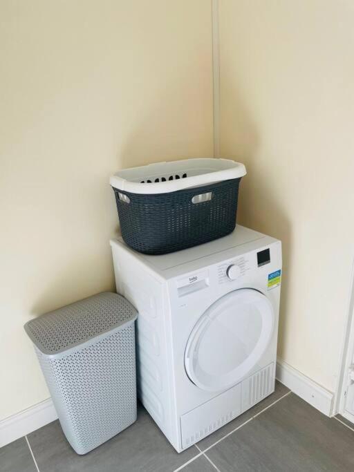 Superb And Comfortable 3Bd Home In ダグナム エクステリア 写真
