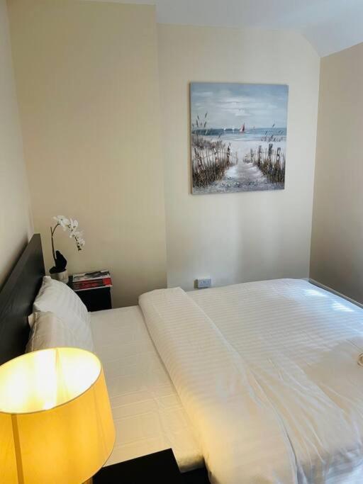 Superb And Comfortable 3Bd Home In ダグナム エクステリア 写真